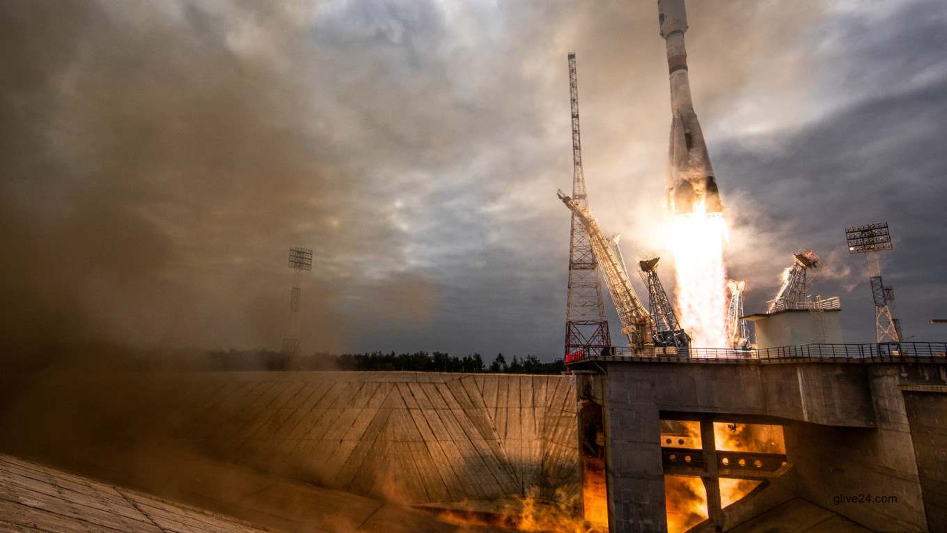 Russia's Luna-25 probe crashes on the Moon